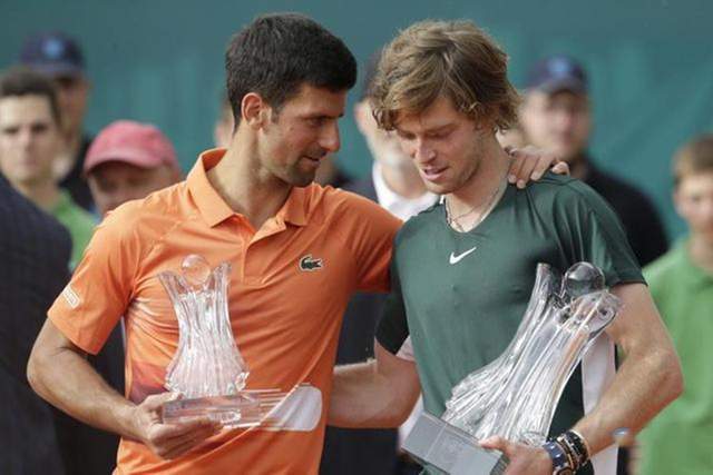 他迅速成为 他迅速成为