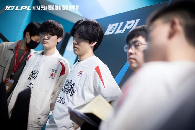 最大化之间 最大化之间