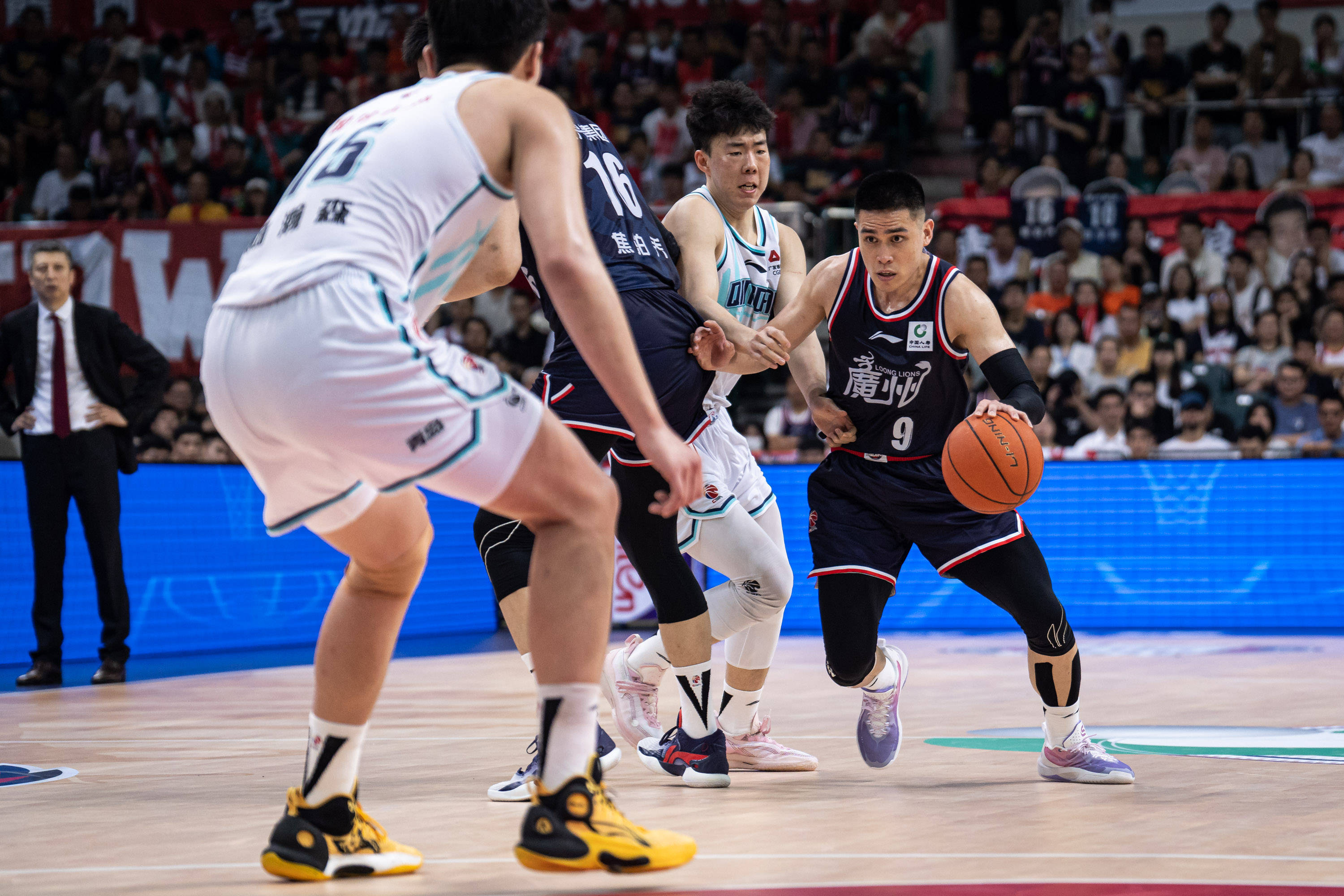 后维持中场 后维持中场